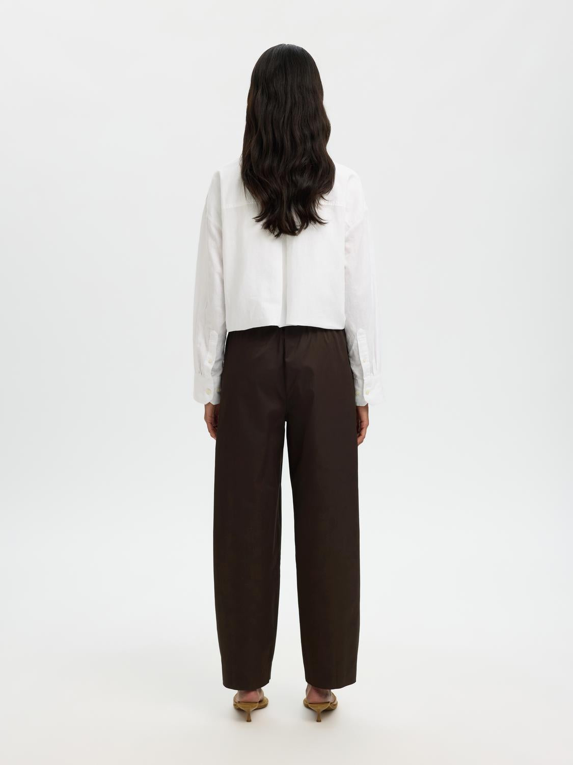model_shot-back
